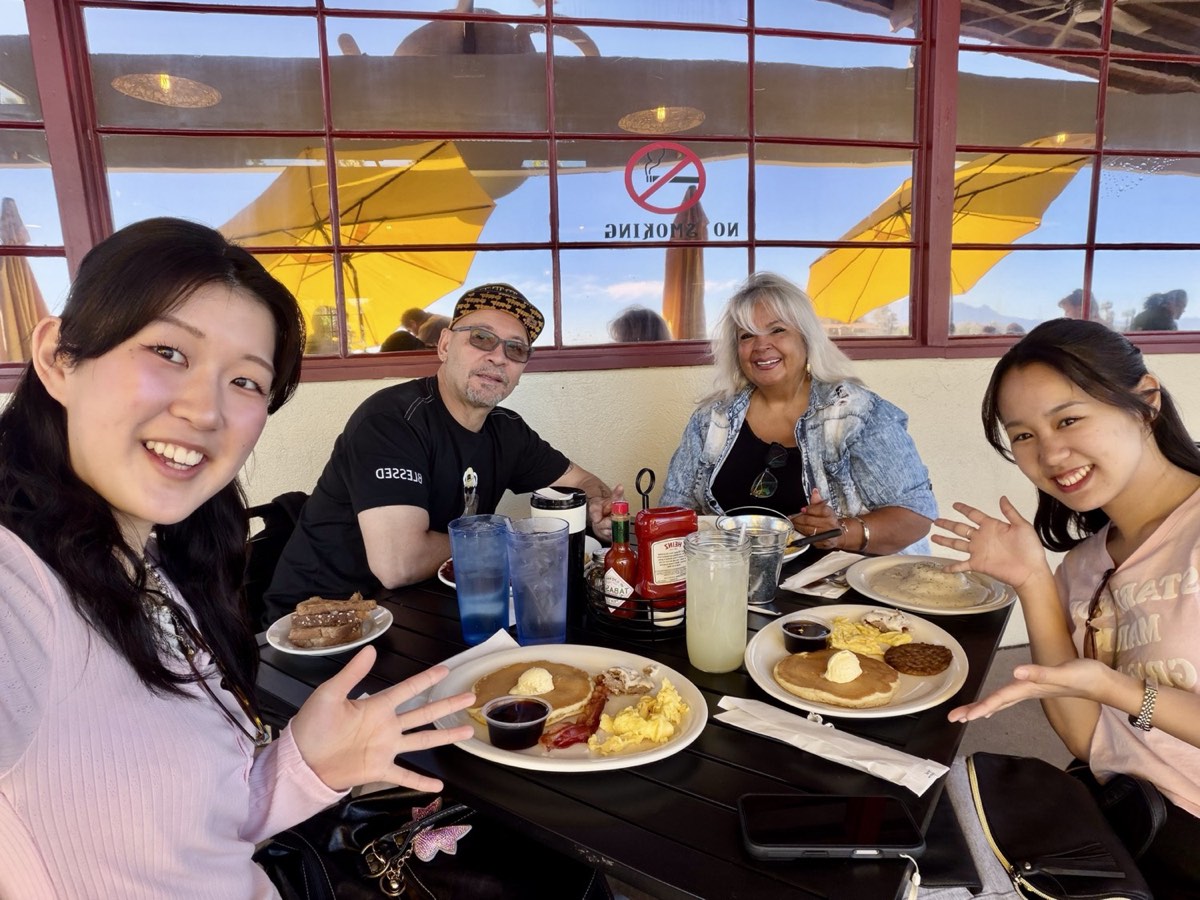 Yura, Jeanette, Cruz and Erika enjoying brunch together